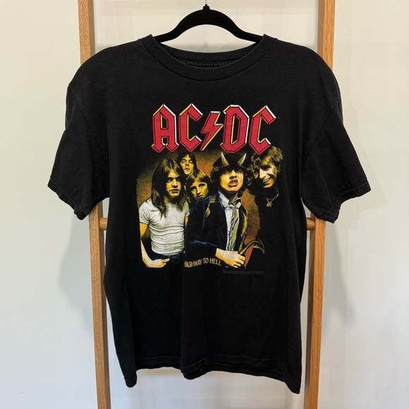Artimonde Other - GUC VINTAGE ARTIMONDE AC/DC BAND TSHIRT - 100% Cotton - Size M